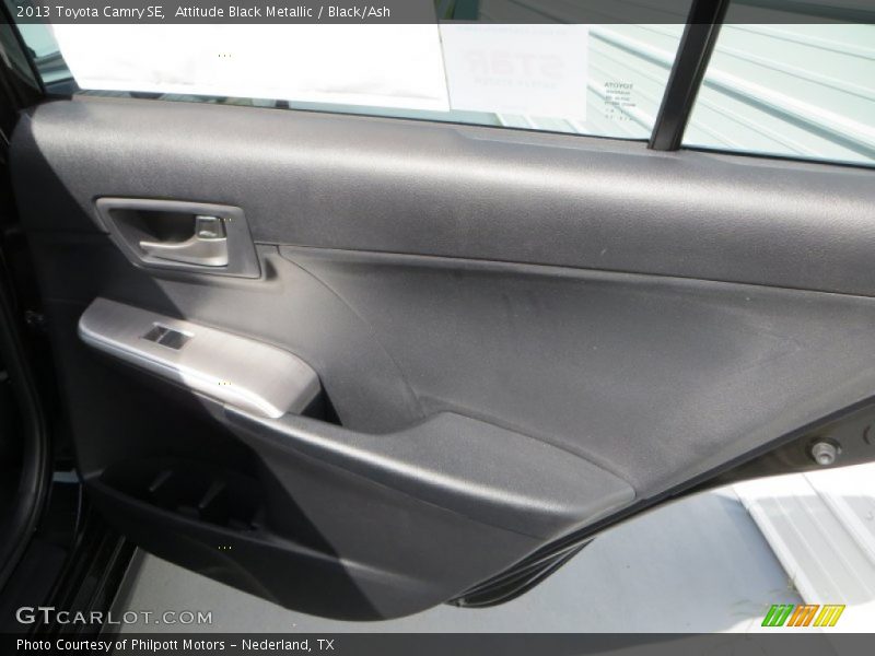 Attitude Black Metallic / Black/Ash 2013 Toyota Camry SE