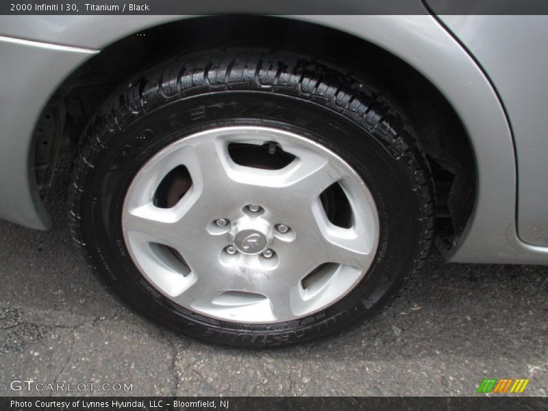Titanium / Black 2000 Infiniti I 30