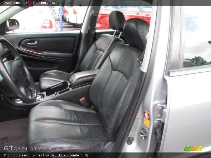 Titanium / Black 2000 Infiniti I 30