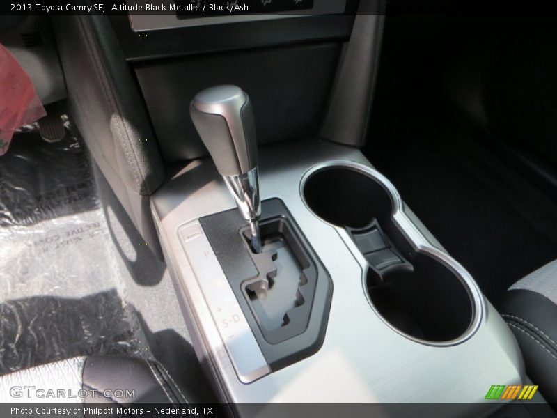 Attitude Black Metallic / Black/Ash 2013 Toyota Camry SE