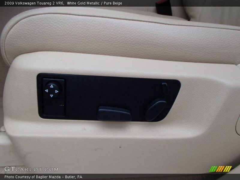 White Gold Metallic / Pure Beige 2009 Volkswagen Touareg 2 VR6