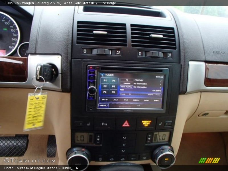 White Gold Metallic / Pure Beige 2009 Volkswagen Touareg 2 VR6