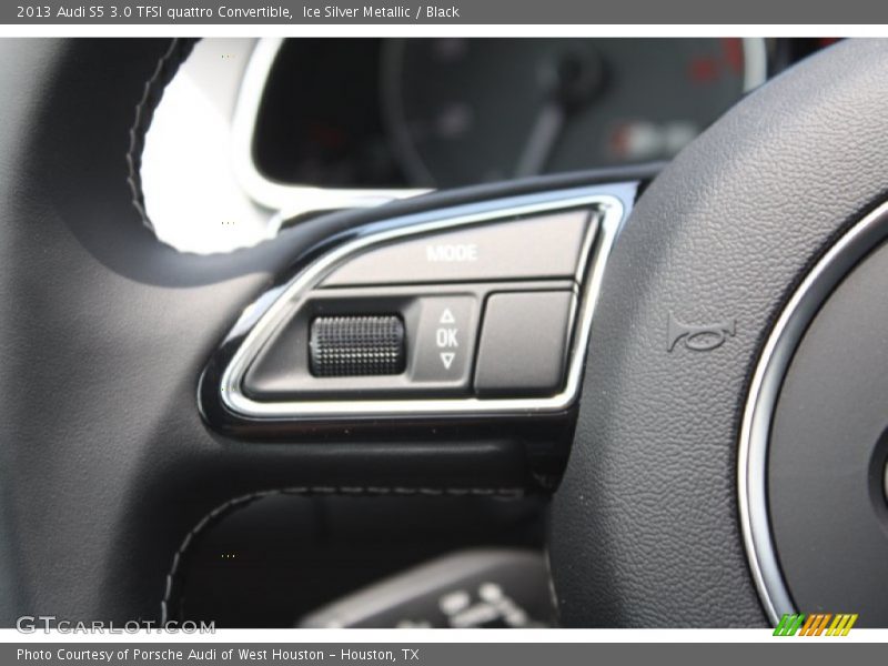 Controls of 2013 S5 3.0 TFSI quattro Convertible