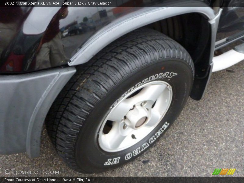 Super Black / Gray Celadon 2002 Nissan Xterra XE V6 4x4