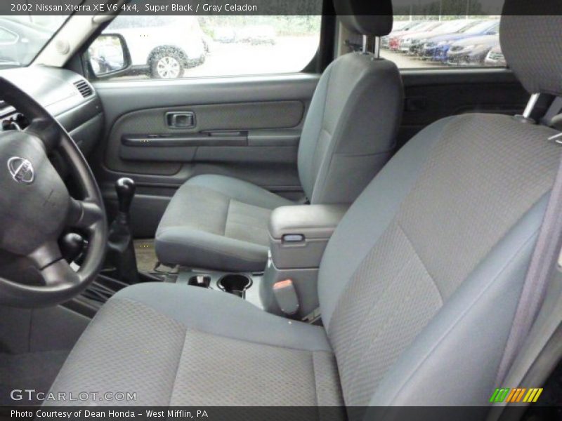 Super Black / Gray Celadon 2002 Nissan Xterra XE V6 4x4