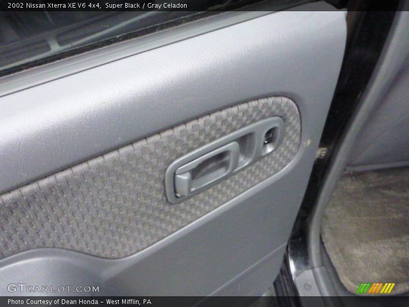 Super Black / Gray Celadon 2002 Nissan Xterra XE V6 4x4