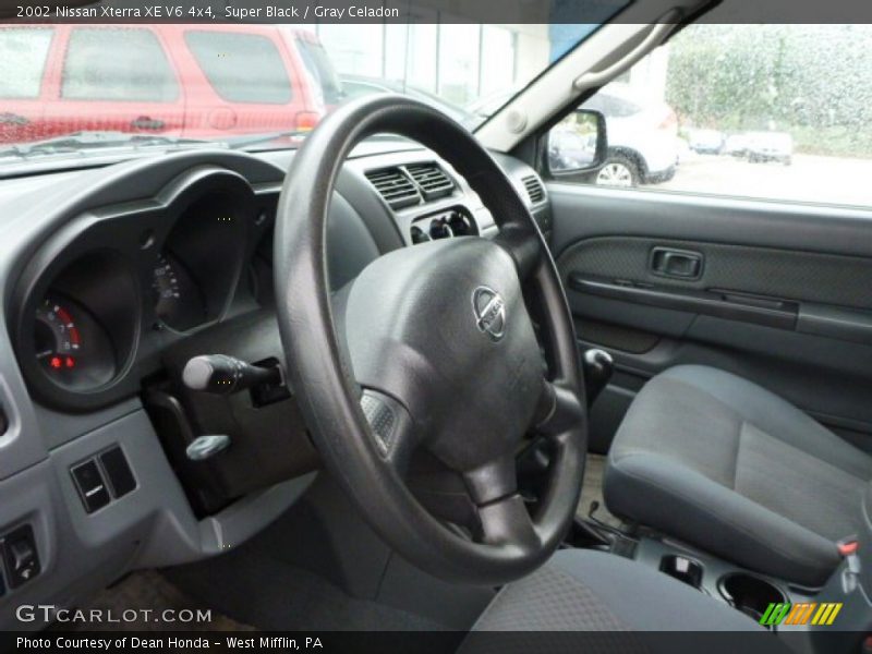Super Black / Gray Celadon 2002 Nissan Xterra XE V6 4x4
