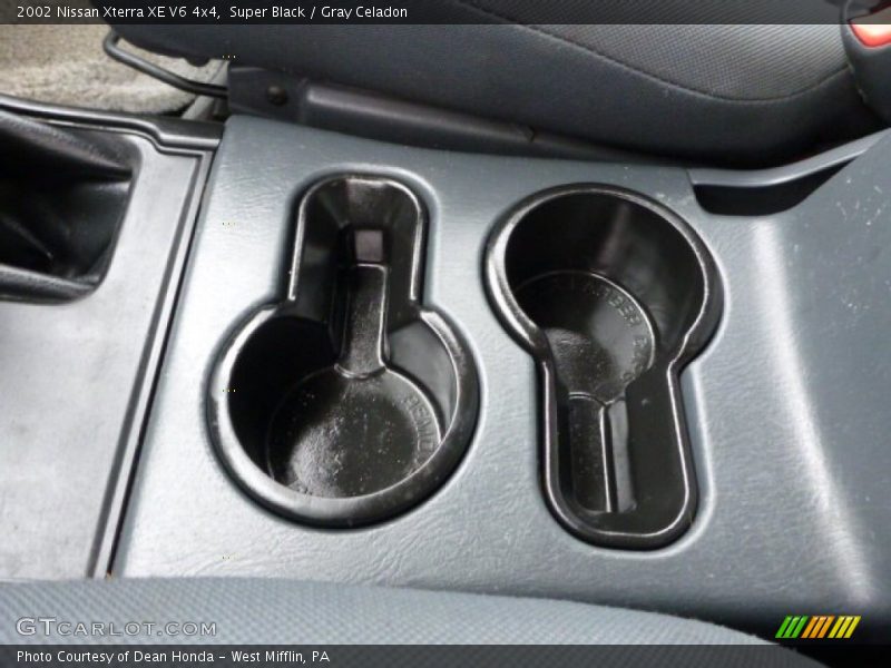 Super Black / Gray Celadon 2002 Nissan Xterra XE V6 4x4