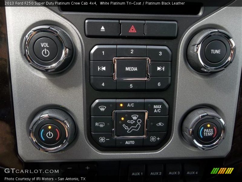 White Platinum Tri-Coat / Platinum Black Leather 2013 Ford F250 Super Duty Platinum Crew Cab 4x4