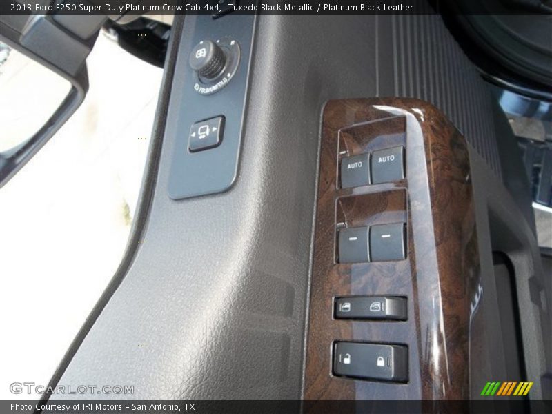 Tuxedo Black Metallic / Platinum Black Leather 2013 Ford F250 Super Duty Platinum Crew Cab 4x4