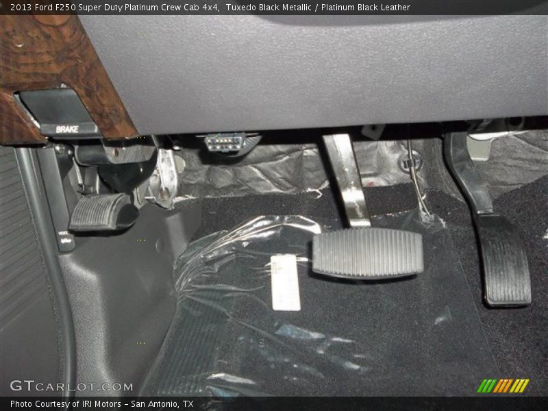 Tuxedo Black Metallic / Platinum Black Leather 2013 Ford F250 Super Duty Platinum Crew Cab 4x4