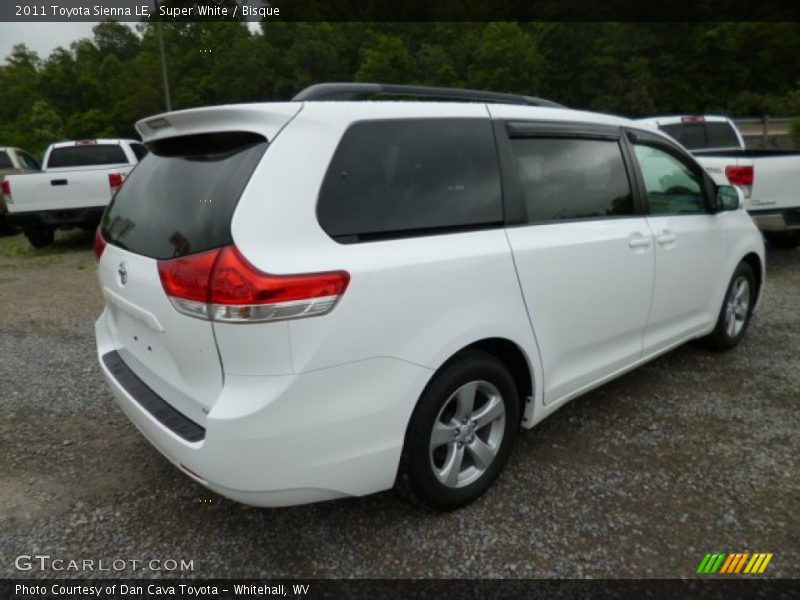 Super White / Bisque 2011 Toyota Sienna LE