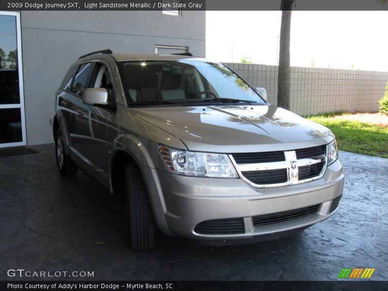 Light Sandstone Metallic / Dark Slate Gray 2009 Dodge Journey SXT