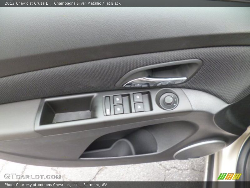 Champagne Silver Metallic / Jet Black 2013 Chevrolet Cruze LT