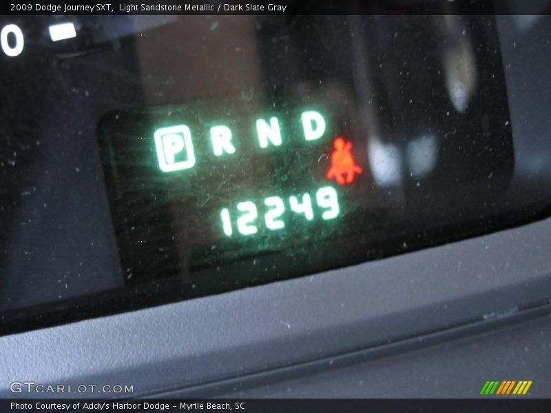 Light Sandstone Metallic / Dark Slate Gray 2009 Dodge Journey SXT