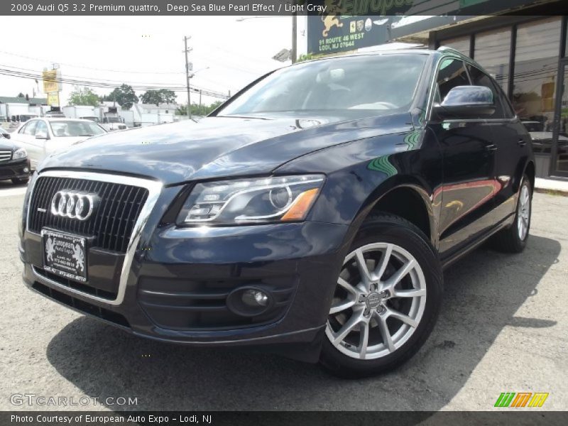 Deep Sea Blue Pearl Effect / Light Gray 2009 Audi Q5 3.2 Premium quattro