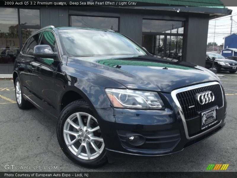Deep Sea Blue Pearl Effect / Light Gray 2009 Audi Q5 3.2 Premium quattro