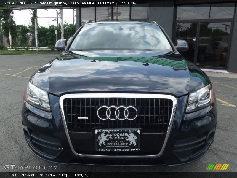 Deep Sea Blue Pearl Effect / Light Gray 2009 Audi Q5 3.2 Premium quattro