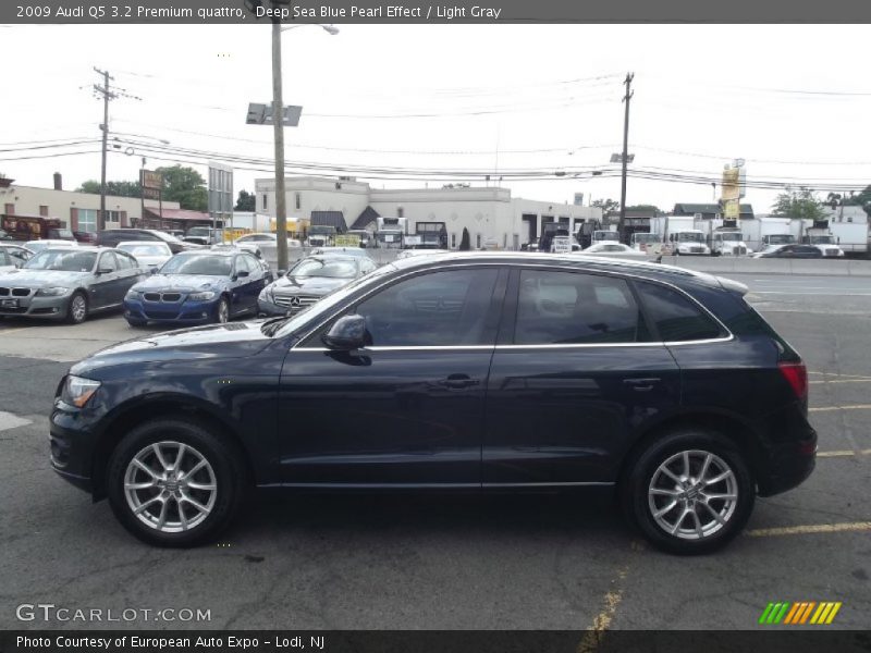 Deep Sea Blue Pearl Effect / Light Gray 2009 Audi Q5 3.2 Premium quattro