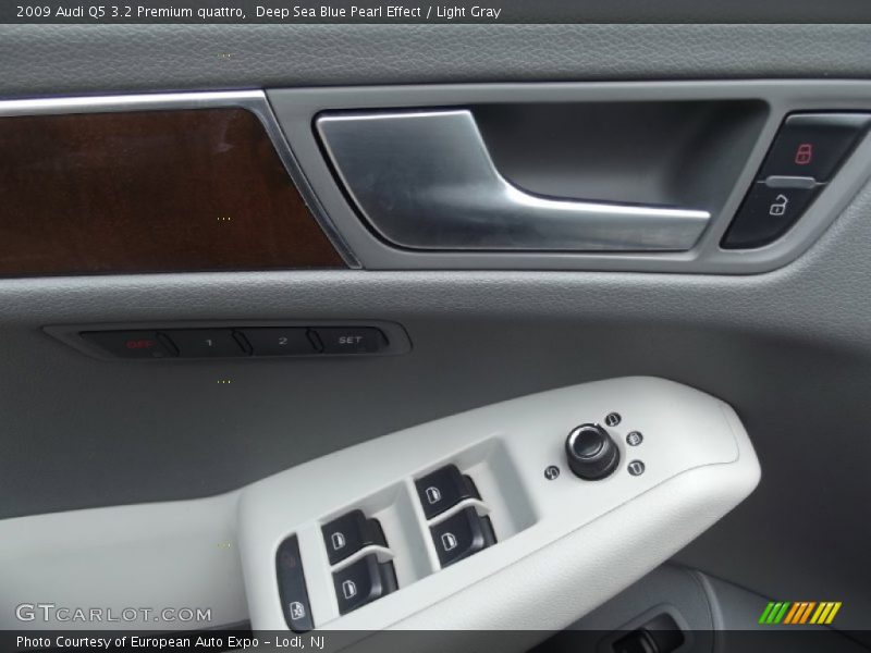 Deep Sea Blue Pearl Effect / Light Gray 2009 Audi Q5 3.2 Premium quattro