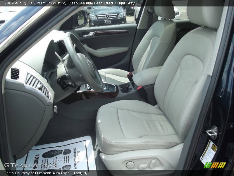 Front Seat of 2009 Q5 3.2 Premium quattro