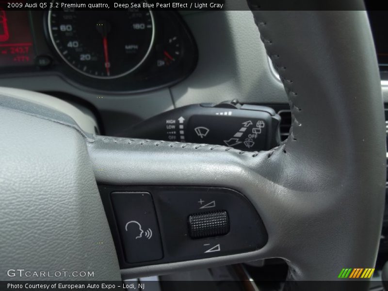 Deep Sea Blue Pearl Effect / Light Gray 2009 Audi Q5 3.2 Premium quattro