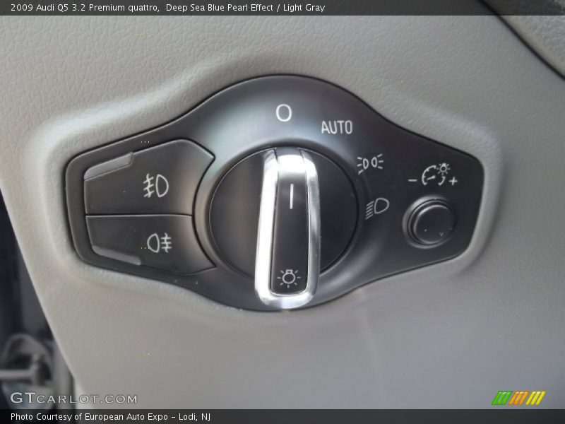 Deep Sea Blue Pearl Effect / Light Gray 2009 Audi Q5 3.2 Premium quattro