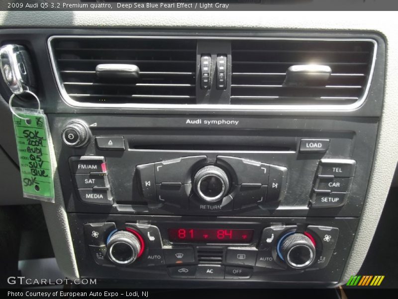 Deep Sea Blue Pearl Effect / Light Gray 2009 Audi Q5 3.2 Premium quattro