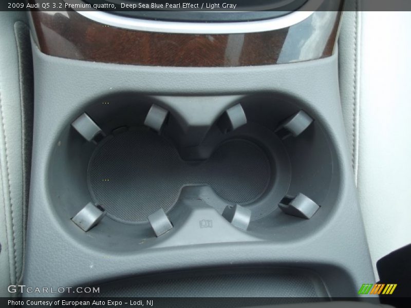Deep Sea Blue Pearl Effect / Light Gray 2009 Audi Q5 3.2 Premium quattro