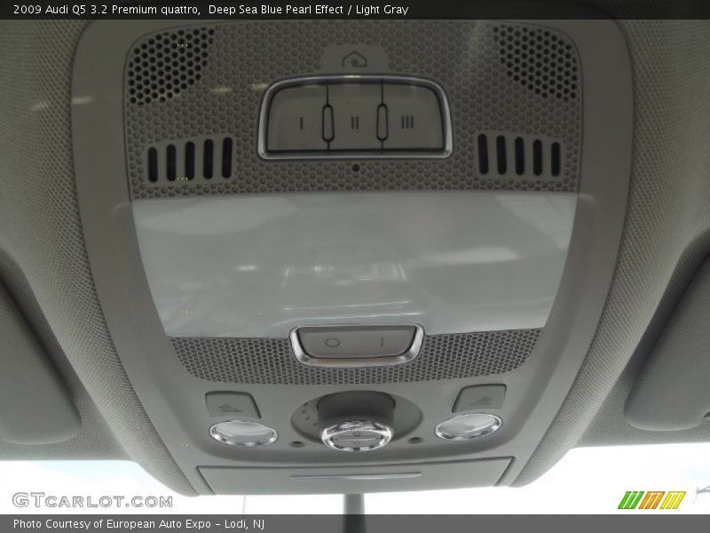 Deep Sea Blue Pearl Effect / Light Gray 2009 Audi Q5 3.2 Premium quattro