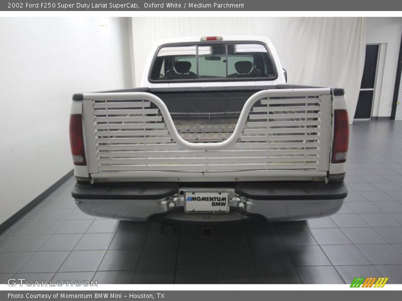 Oxford White / Medium Parchment 2002 Ford F250 Super Duty Lariat SuperCab