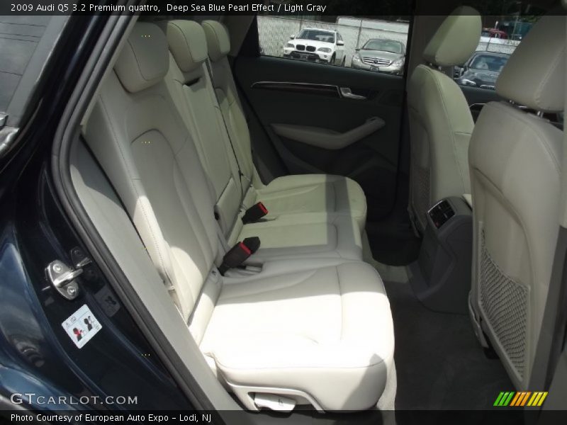 Deep Sea Blue Pearl Effect / Light Gray 2009 Audi Q5 3.2 Premium quattro