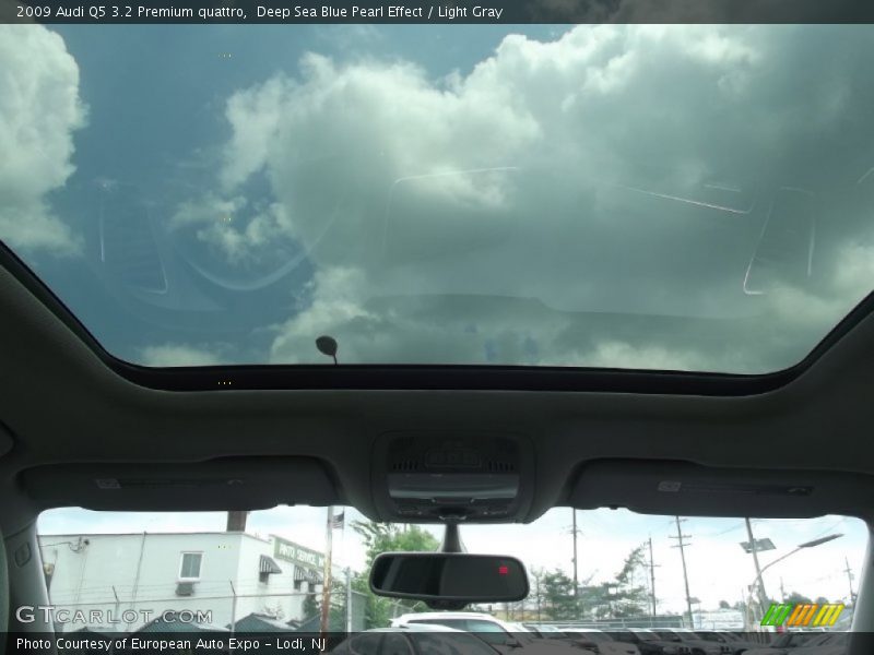 Deep Sea Blue Pearl Effect / Light Gray 2009 Audi Q5 3.2 Premium quattro