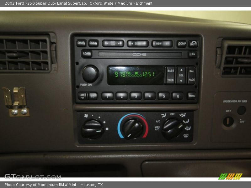 Controls of 2002 F250 Super Duty Lariat SuperCab