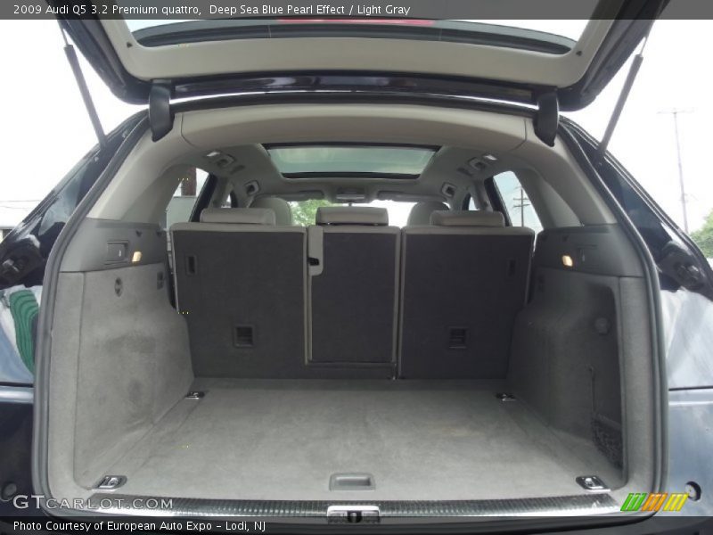 Deep Sea Blue Pearl Effect / Light Gray 2009 Audi Q5 3.2 Premium quattro