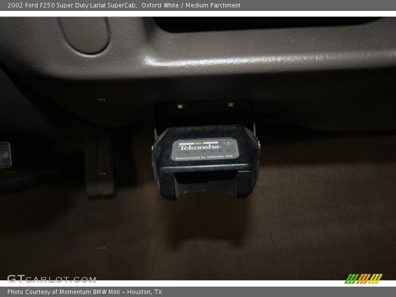 Oxford White / Medium Parchment 2002 Ford F250 Super Duty Lariat SuperCab