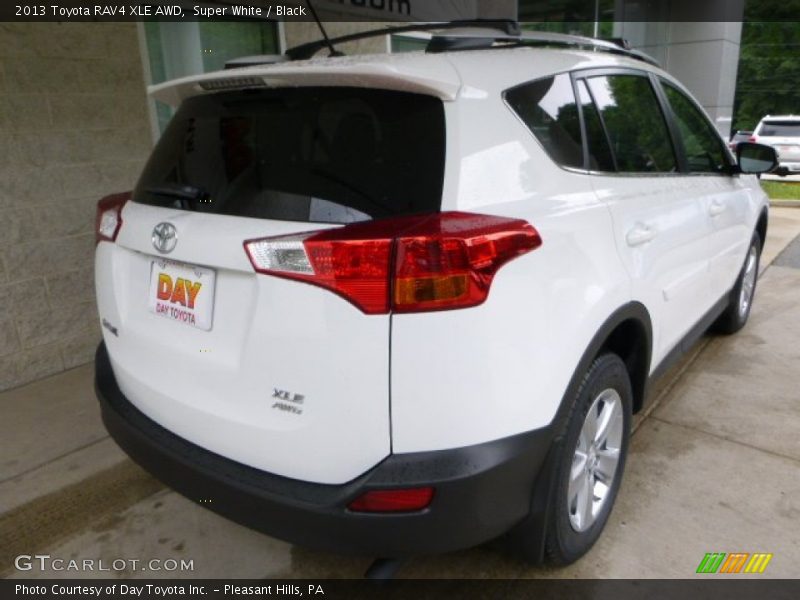 Super White / Black 2013 Toyota RAV4 XLE AWD