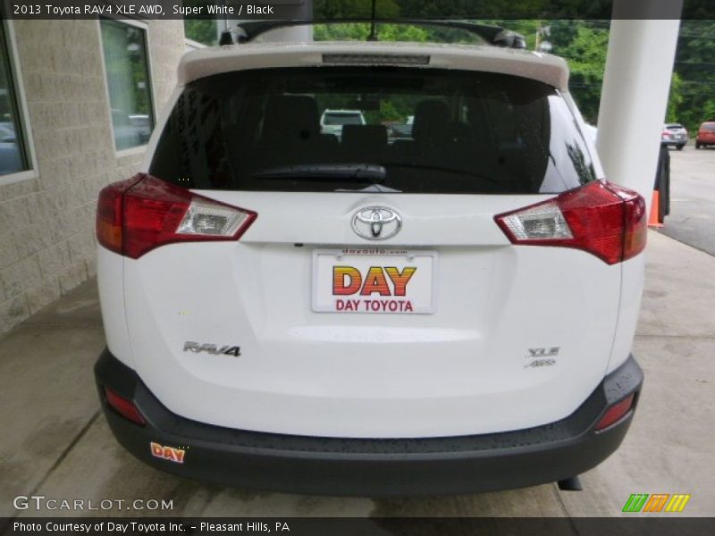 Super White / Black 2013 Toyota RAV4 XLE AWD