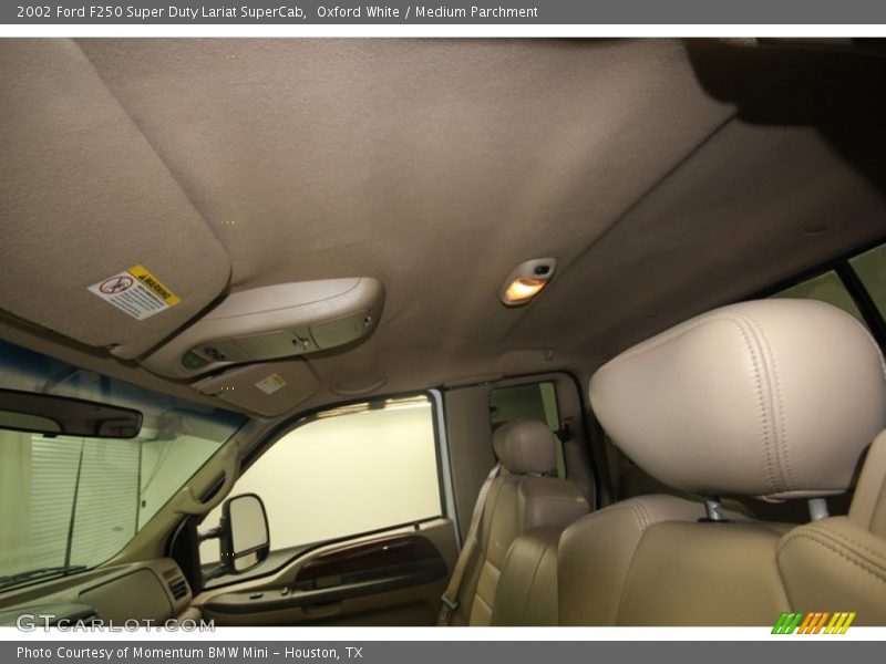 Oxford White / Medium Parchment 2002 Ford F250 Super Duty Lariat SuperCab