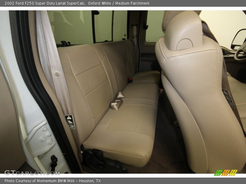 Oxford White / Medium Parchment 2002 Ford F250 Super Duty Lariat SuperCab