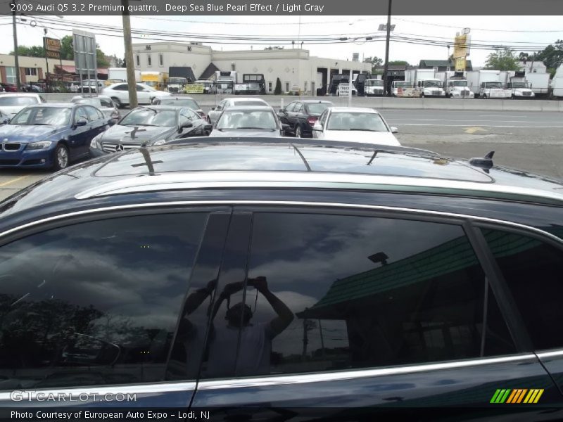 Deep Sea Blue Pearl Effect / Light Gray 2009 Audi Q5 3.2 Premium quattro