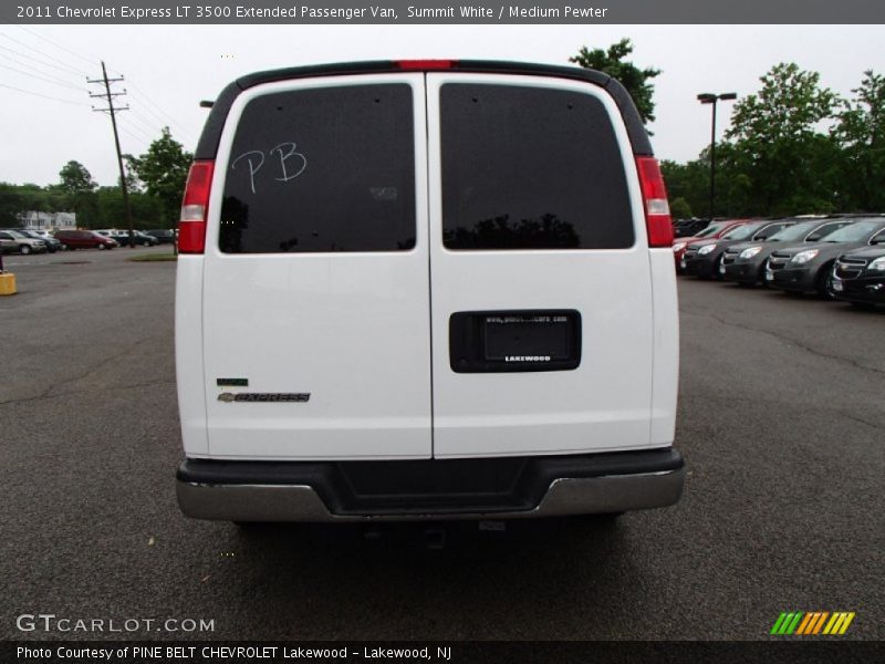 Summit White / Medium Pewter 2011 Chevrolet Express LT 3500 Extended Passenger Van