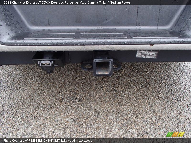 Summit White / Medium Pewter 2011 Chevrolet Express LT 3500 Extended Passenger Van