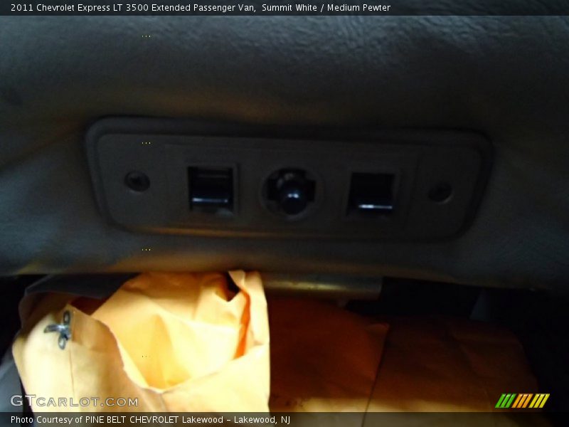Summit White / Medium Pewter 2011 Chevrolet Express LT 3500 Extended Passenger Van