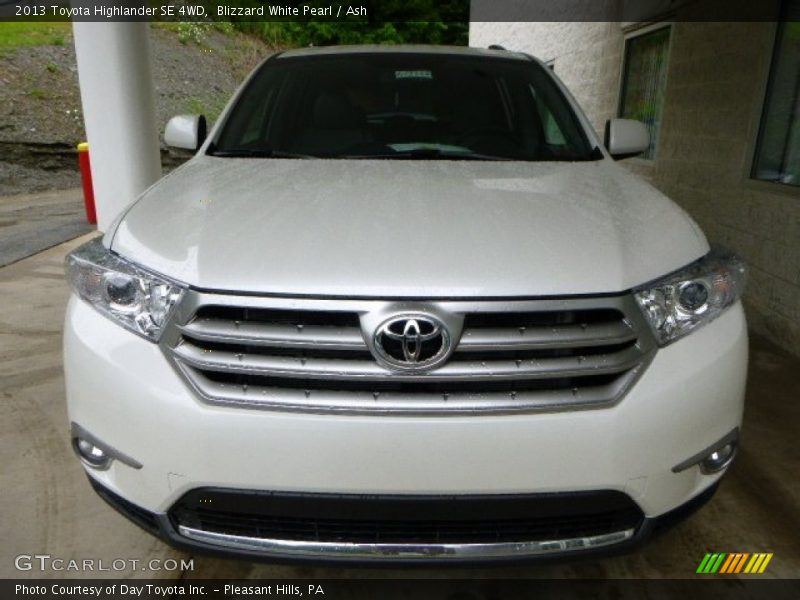 Blizzard White Pearl / Ash 2013 Toyota Highlander SE 4WD