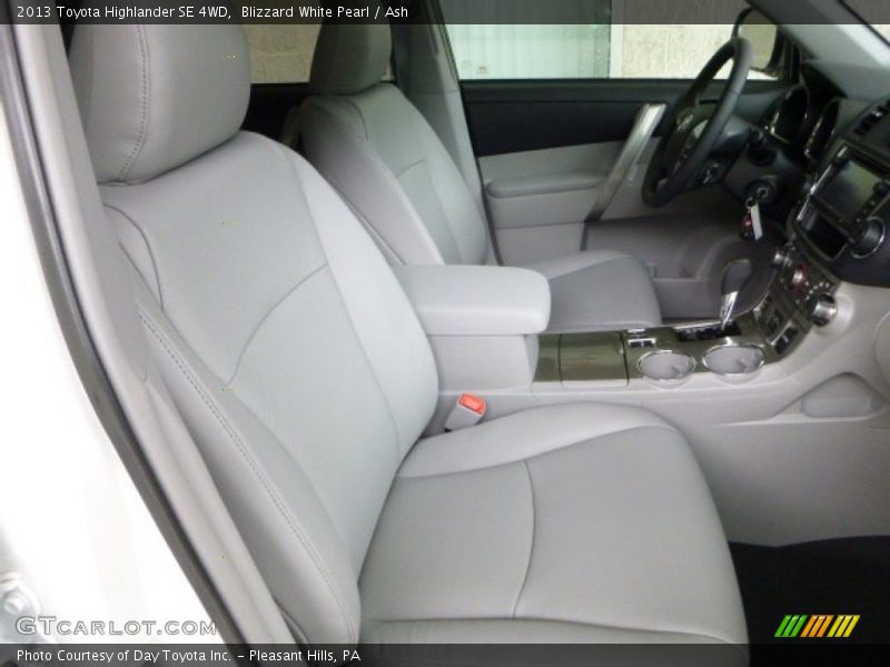 Blizzard White Pearl / Ash 2013 Toyota Highlander SE 4WD