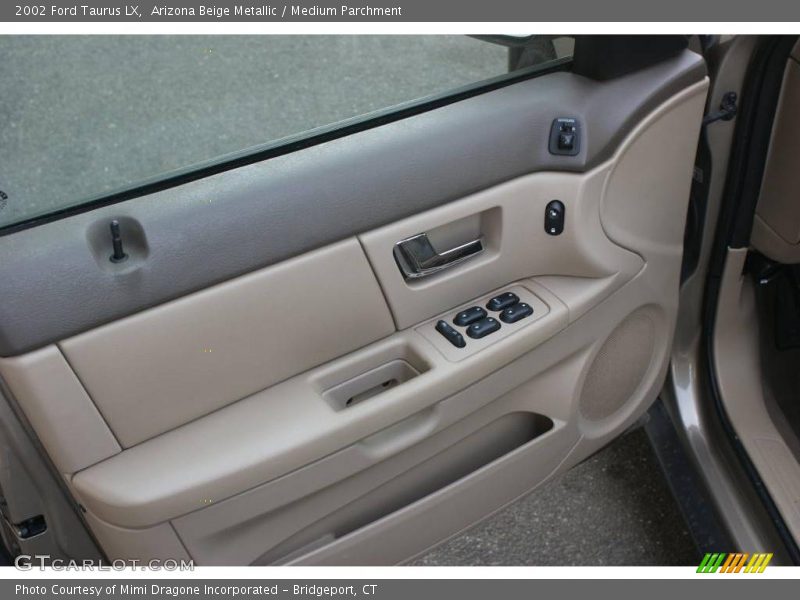 Arizona Beige Metallic / Medium Parchment 2002 Ford Taurus LX