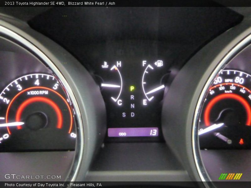 Blizzard White Pearl / Ash 2013 Toyota Highlander SE 4WD