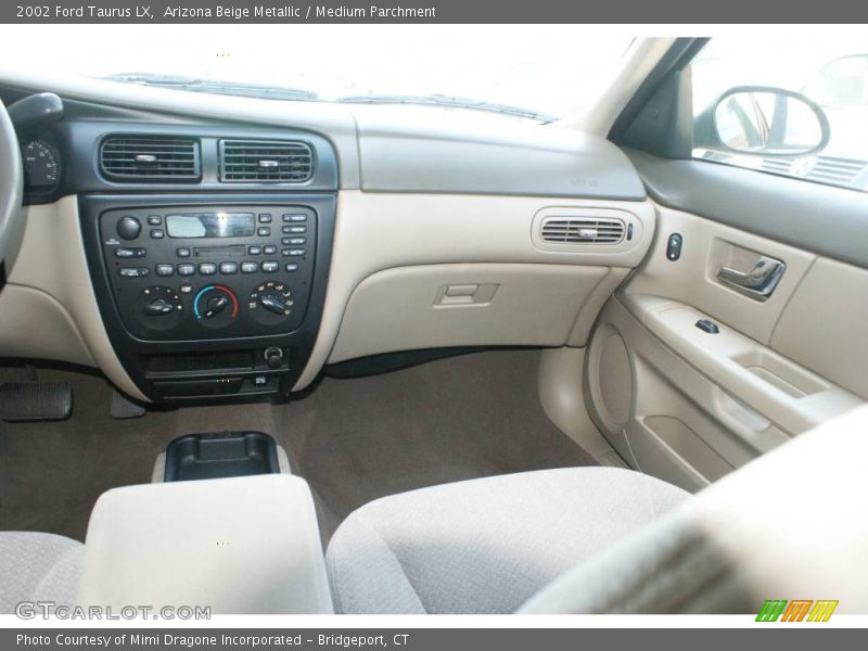 Arizona Beige Metallic / Medium Parchment 2002 Ford Taurus LX