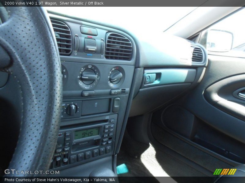 Silver Metallic / Off Black 2000 Volvo V40 1.9T Wagon